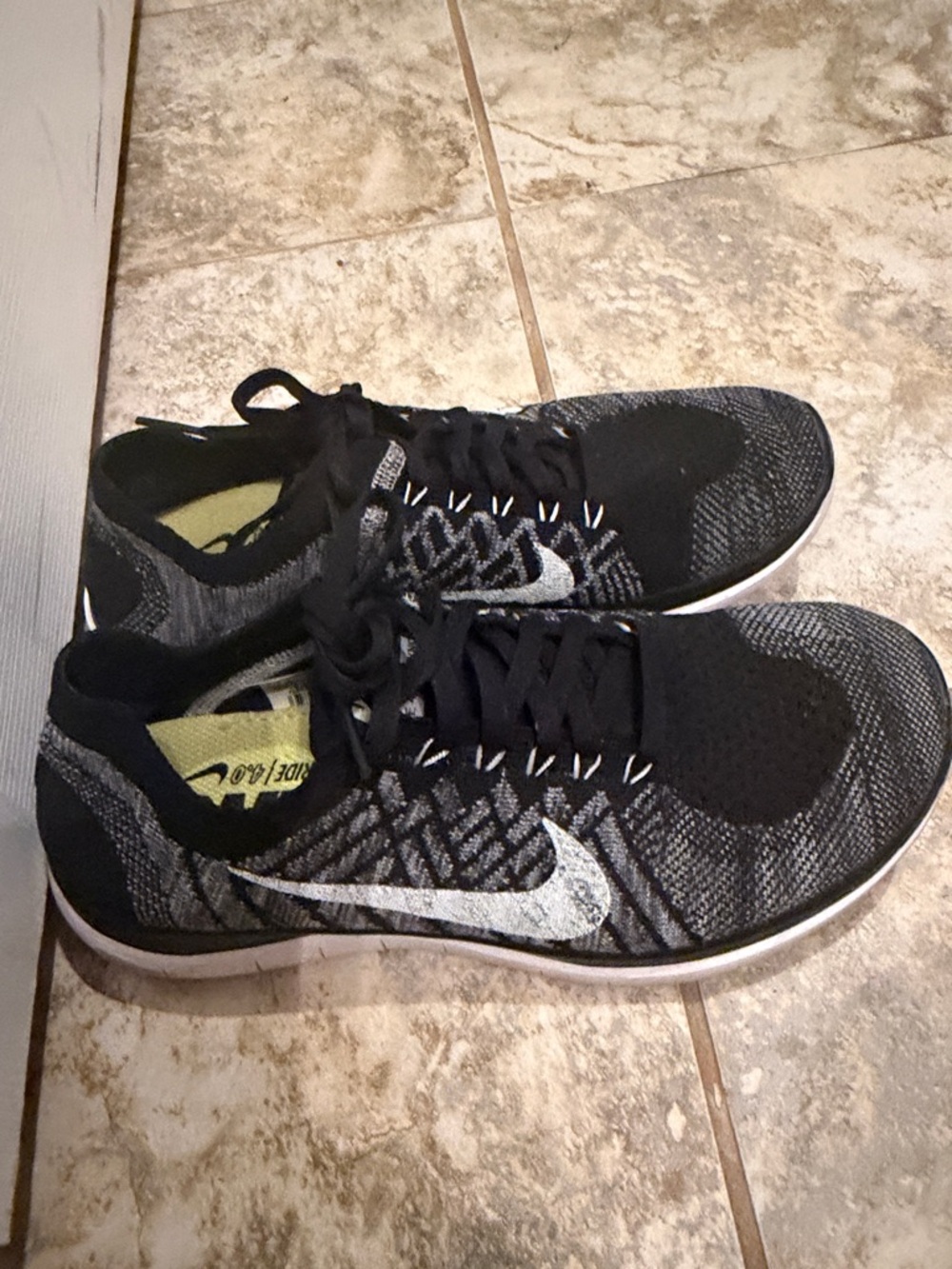 Nike Barefoot Ride 4.0 Black and Gray Knit Running Shoes Size 7.5